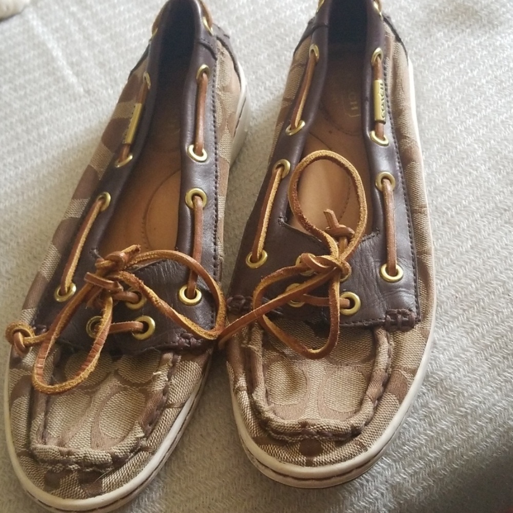 Coach boat looking shoes